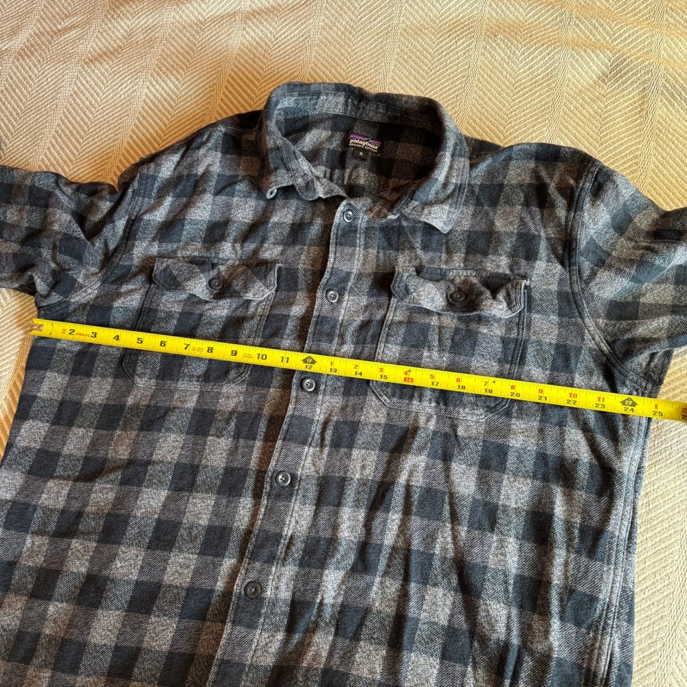Patagonia Mens XL Fjord Flannel Shirt Organic Cotton Navy‎ Grey Plaid - Picture 7 of 8